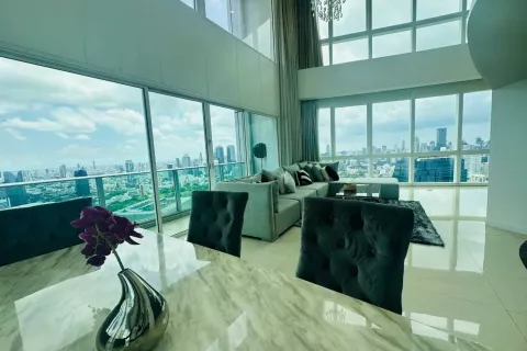 Penthouse in Khlong Toei, Bangkok, Thailand 4 bedrooms № 142362 - photo 2