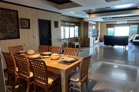 Condo sur Jomtien Beach, Pattaya, Thaïlande, 3 chambres № 132293 - photo 11