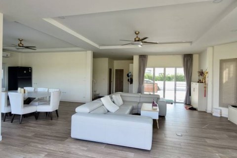 Вилла в Хуа Хине, Таиланд с 4 спальнями  № 100944 - фото 4