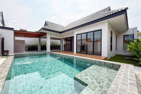 Villa in Ko Kaeo, Thailand 3 bedrooms № 124517 - photo 1