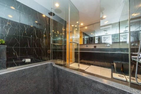 Кондоминиум с 2 спальнями в Бангкоке, Таиланд № 143061 - фото 11