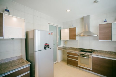 Кондоминиум с 3 спальнями в Бангкоке, Таиланд № 143516 - фото 24