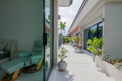 House in Bang Tao, Thailand 4 bedrooms № 120811 - photo 20