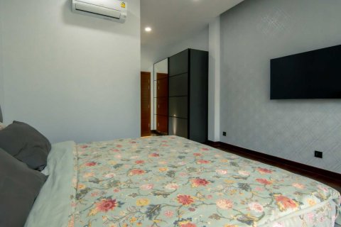 House in Bang Tao, Thailand 4 bedrooms № 120811 - photo 25