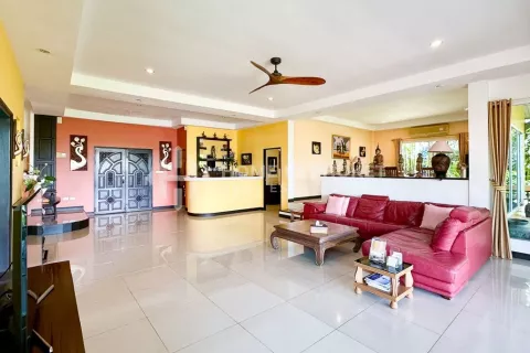 House in Kamala, Thailand 4 bedrooms № 131293 - photo 4