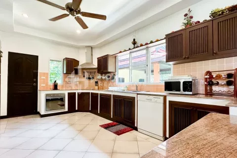 House in Kamala, Thailand 4 bedrooms № 131293 - photo 17