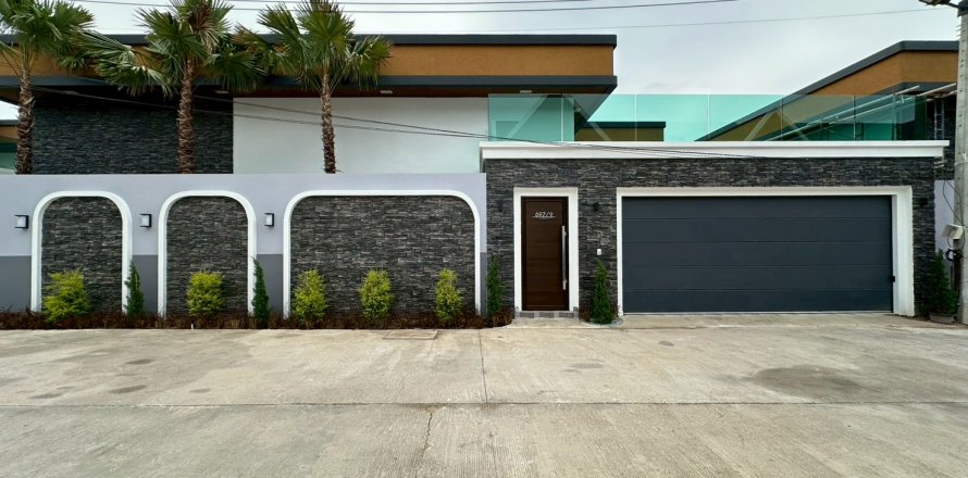 Вилла в Паттайе, Таиланд с 4 спальнями  № 130455