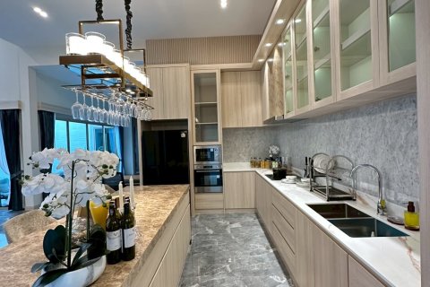 Villa in Pattaya, Thailand 4 bedrooms № 130455 - photo 11