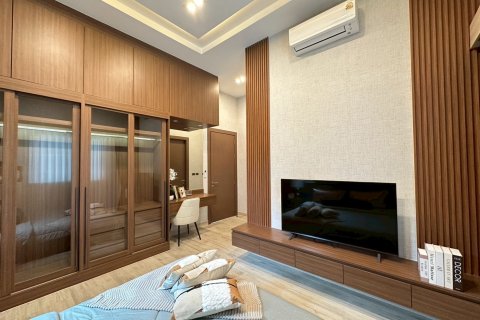 Villa in Pattaya, Thailand 4 bedrooms № 130455 - photo 9