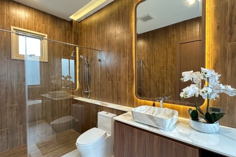 Villa à Pattaya, Thaïlande 4 chambres № 130455 - photo 12