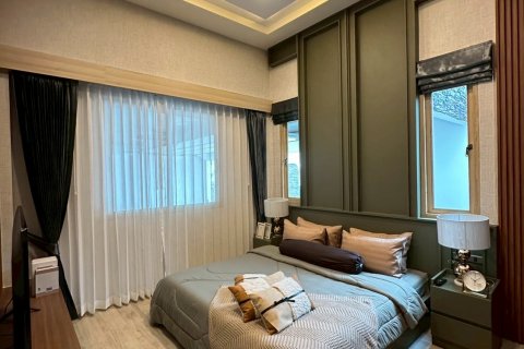 Villa in Pattaya, Thailand 4 bedrooms № 130455 - photo 5