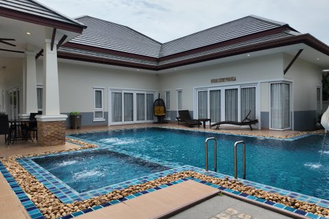 Villa à Pattaya, Thaïlande 4 chambres № 130449 - photo 3