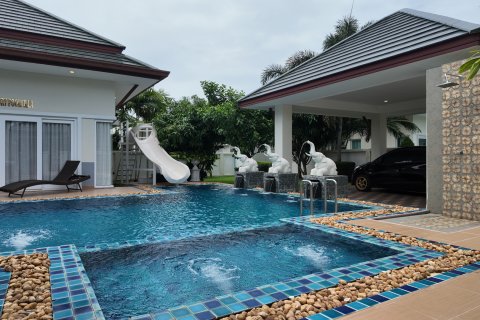 Villa à Pattaya, Thaïlande 4 chambres № 130449 - photo 5