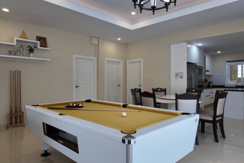 Villa à Pattaya, Thaïlande 4 chambres № 130449 - photo 13