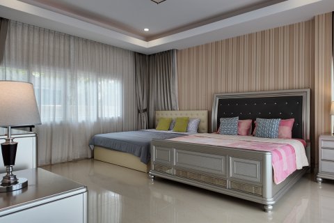 Вилла в Паттайе, Таиланд с 4 спальнями  № 130449 - фото 29