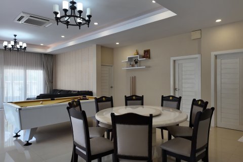 Вилла в Паттайе, Таиланд с 4 спальнями  № 130449 - фото 26