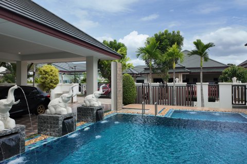 Villa à Pattaya, Thaïlande 4 chambres № 130449 - photo 2