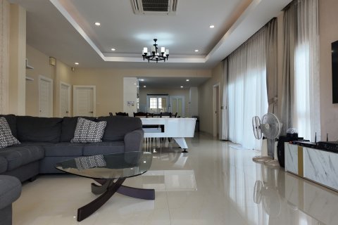 Villa à Pattaya, Thaïlande 4 chambres № 130449 - photo 11