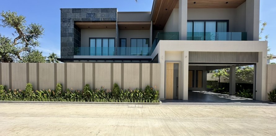 Вилла в Паттайе, Таиланд с 3 спальнями  № 130453