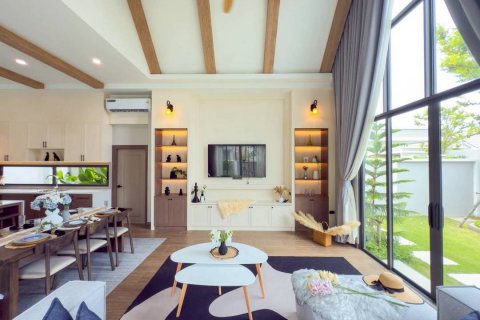 Villa in Pattaya, Thailand 3 bedrooms № 130450 - photo 15