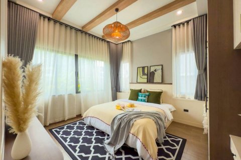 Villa in Pattaya, Thailand 3 bedrooms № 130450 - photo 11