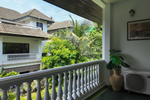 Villa in Pattaya, Thailand 3 bedrooms № 130451 - photo 2