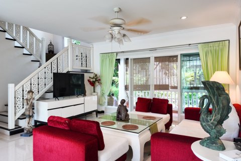 Villa in Pattaya, Thailand 3 bedrooms № 130451 - photo 8