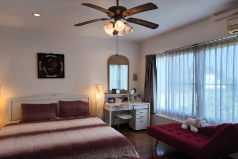 Villa in Pattaya, Thailand 3 bedrooms № 130451 - photo 15