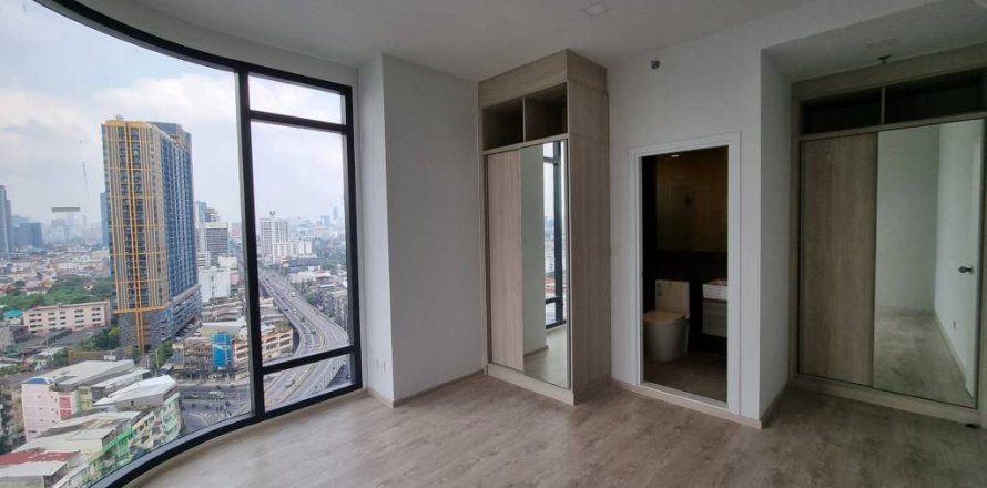 Condo in Suan Luang, Bangkok, Thailand, 2 bedrooms  № 85928