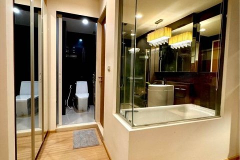 Кондоминиум с 1 спальней в Пхракханонге, Бангкок, Таиланд № 86096 - фото 6