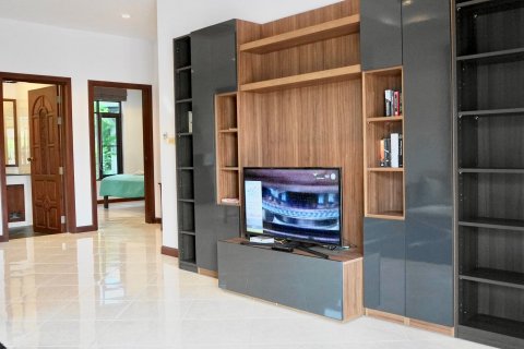 Дом в Хуа Хине, Таиланд с 4 спальнями  № 125491 - фото 1