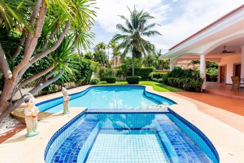 Дом в Хуа Хине, Таиланд с 3 спальнями  № 125486 - фото 1