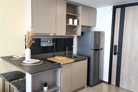 Кондоминиум с 1 спальней в Клонг Тоэй, Бангкок, Таиланд № 123965 - фото 2