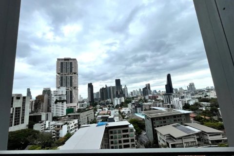 Condo in Khlong Toei, Bangkok, Thailand, 2 bedrooms № 123968 - photo 3