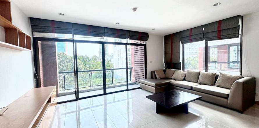 Condo in Bangkok, Thailand, 2 bedrooms  № 105216