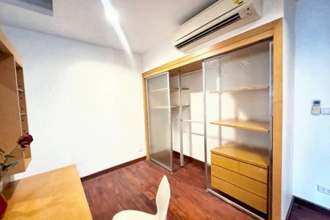 Condo in Bangkok, Thailand, 2 bedrooms  № 105216 - photo 9