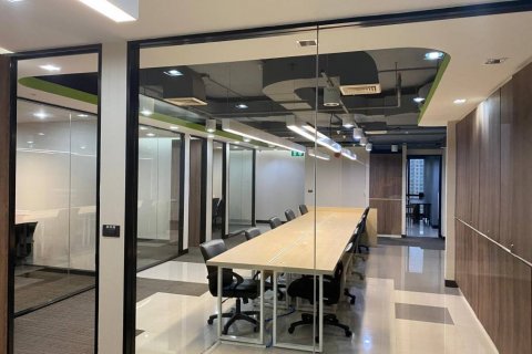 Office in Bangkok, Thailand 635 sq.m. № 105217 - photo 1