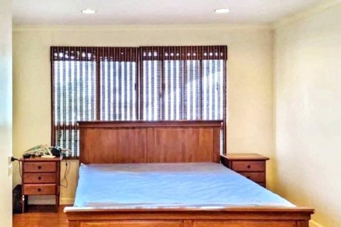 Condo à Bangkok, Thaïlande, 3 chambres  № 133009 - photo 5