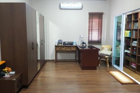 House in Chiang Mai, Thailand 4 bedrooms № 121507 - photo 5