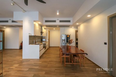 Condo in Watthana, Bangkok, Thailand, 4 bedrooms  № 124058 - photo 14