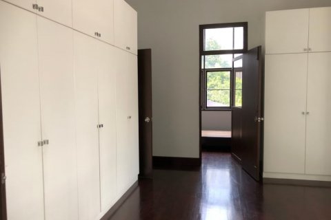 House in Watthana, Bangkok, Thailand 3 bedrooms № 124054 - photo 3