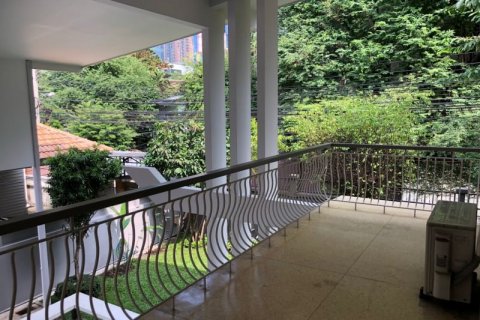 House in Watthana, Bangkok, Thailand 3 bedrooms № 124054 - photo 6