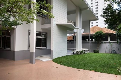House in Watthana, Bangkok, Thailand 3 bedrooms № 124054 - photo 16