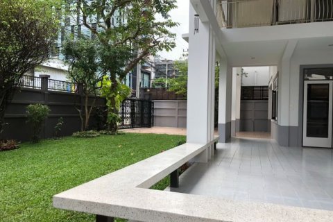 House in Watthana, Bangkok, Thailand 3 bedrooms № 124054 - photo 13