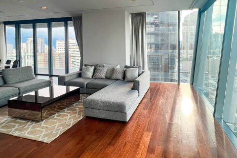 Кондоминиум с 3 спальнями в Ваттхане, Бангкок, Таиланд № 124056 - фото 4