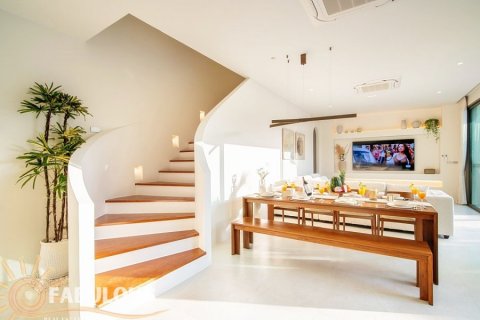 Villa in Rawai, Thailand 4 bedrooms № 124359 - photo 17