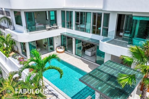 Villa in Rawai, Thailand 4 bedrooms № 124359 - photo 1