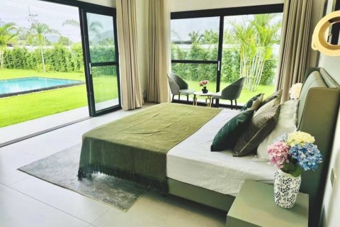Villa in Hua Hin, Thailand 5 bedrooms № 124376 - photo 9