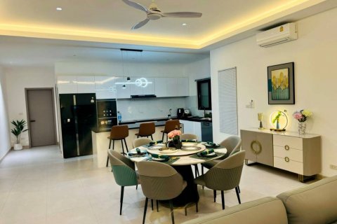 Villa in Hua Hin, Thailand 5 bedrooms № 124376 - photo 6