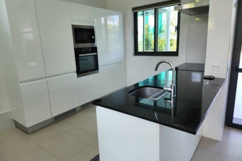 Вилла в Хуа Хине, Таиланд с 4 спальнями  № 124604 - фото 4